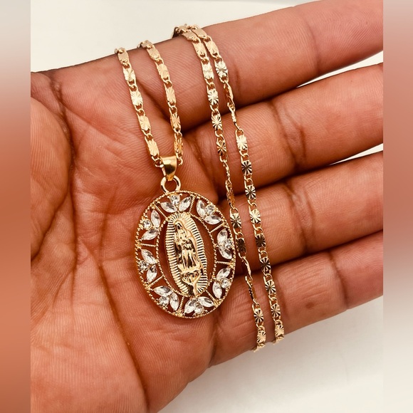 Gold plated necklace for women virgin Guadalupe design - Picture 4 of 4